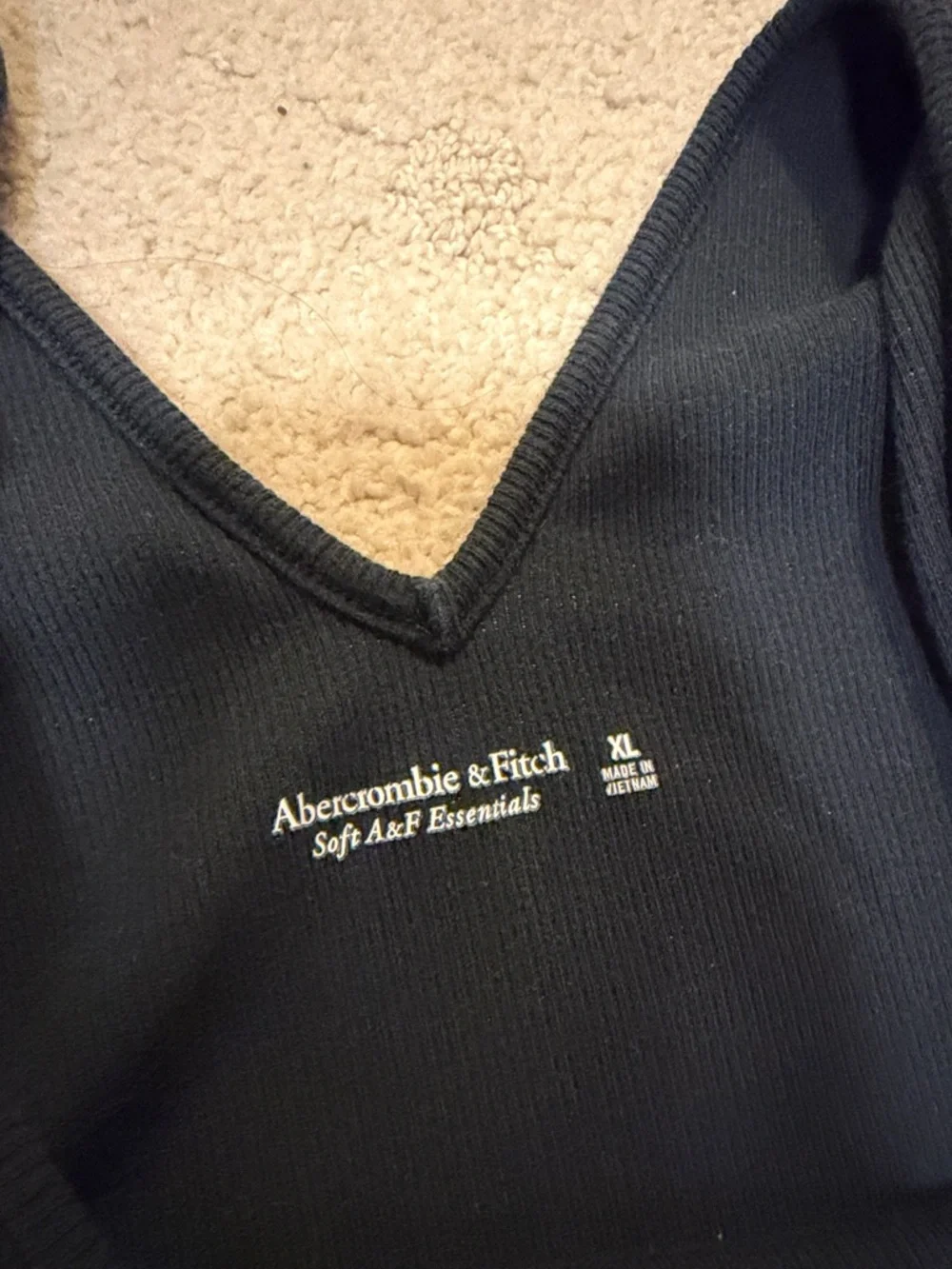 Abercrombie & Fitch Women’s Black V-Neck Ribbed Tank Top Soft Essentials XL - Picture 2 of 3